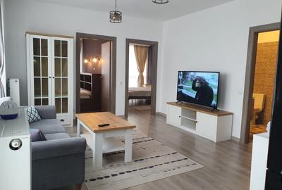 Apartament cu 3 camere semidecomandat în Pipera