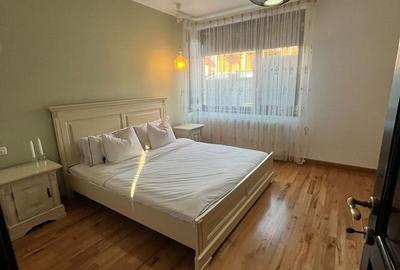 Casă cu 5 camere cu Teren 1098 Mp în Vladimirescu