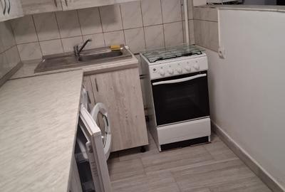 Garsonieră decomandată în Lazaret