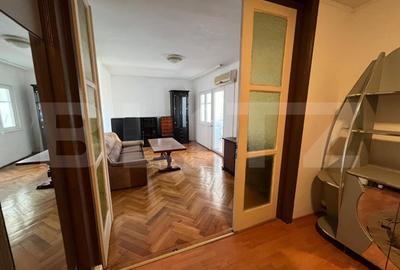 Apartament cu 3 camere decomandat, mobilat în Dacia