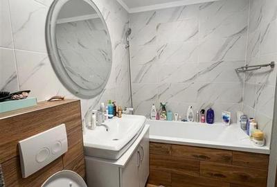 Apartament cu 3 camere decomandat în Nufărul - 5