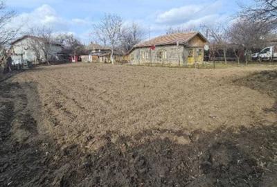 Casă cu 3 camere în Gruiu - 1