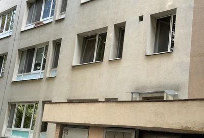 Apartament cu 2 camere decomandat în Exterior Vest