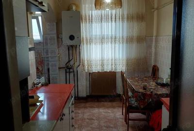 Apartament cu 4 camere decomandat în Ultracentral