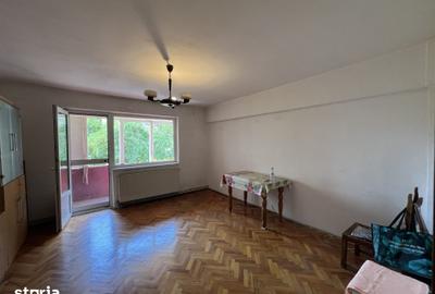 Apartament cu 4 camere în Micro 16