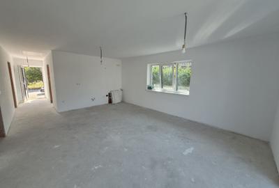 Casă cu 3 camere în Oșorhei
