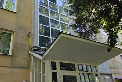 Apartament cu 2 camere decomandat în Tractorul