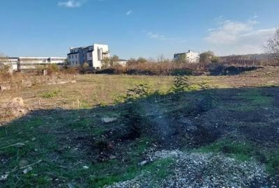 Teren de 2500 mp, în Central - 4