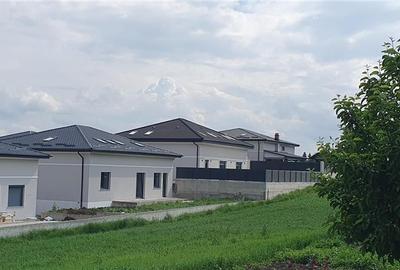 Casă individuală cu 7 camere cu Teren 450 Mp în Moara - 2