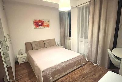 Apartament cu 3 camere semidecomandat în Apărătorii Patriei
