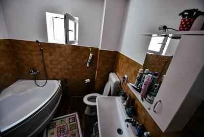 Casă cu Teren 1800 Mp în Pișchia