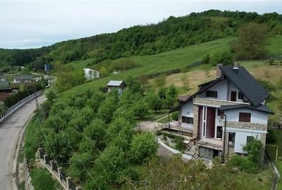 Casă individuală cu 8 camere cu Teren 7788 Mp în Exterior Nord - 1