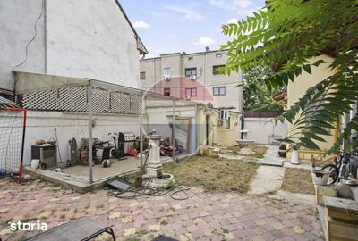 Casă cu 7 camere cu Teren 240 Mp în Tei
