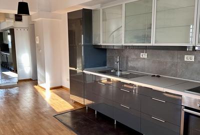 Apartament cu 4 camere semidecomandat, mobilat în Decebal - 5