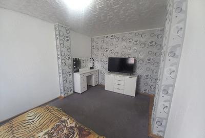 Apartament cu 3 camere decomandat în Soarelui - 2
