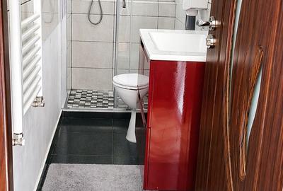 Casă cu 4 camere cu Teren 350 Mp în Central