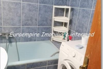 Apartament cu 3 camere decomandat în Far