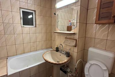 Apartament cu 2 camere decomandat în Broșteni