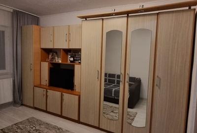 Garsonieră decomandată în Fizicienilor