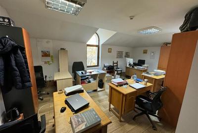 Spațiu comercial, de 733 mp, în Central - 6