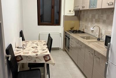 Apartament cu 2 camere decomandat în Roșu