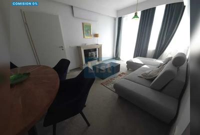 Apartament cu 3 camere semidecomandat, mobilat în Central