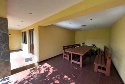 Casă individuală cu 10 camere cu Canalizare în Central - 35