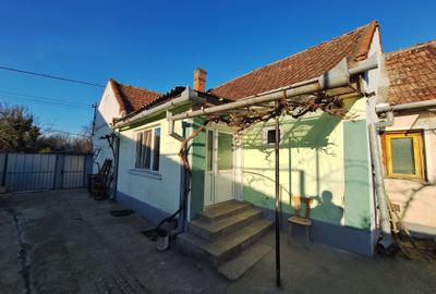 Casă cu 3 camere cu Canalizare în Săcădat - 2
