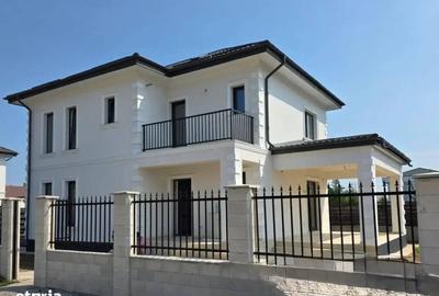 Casă cu 5 camere cu Teren 430 Mp în Central