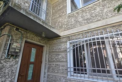 Casă cu 5 camere cu Teren 364 Mp în Central