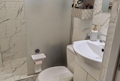Apartament cu 3 camere semidecomandat în Universității