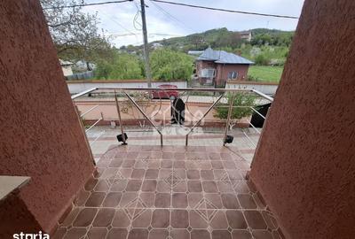 Casă cu 4 camere cu Teren 452 Mp în Aninoasa - 12