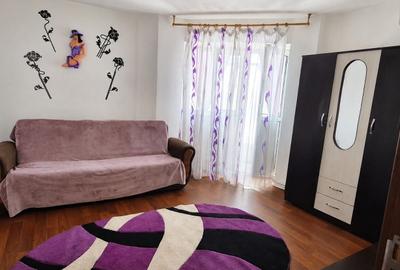 Apartament cu 2 camere semidecomandat în Republicii