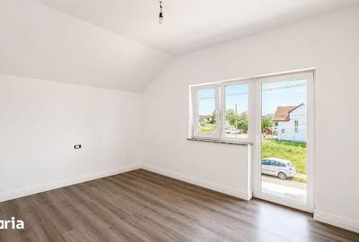Casă cu 4 camere cu Teren 528 Mp în Sânmihaiu Român - 8