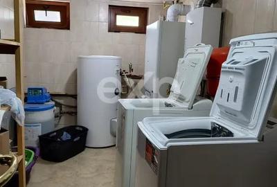 Casă cu 9 camere cu Teren 2000 Mp în Breazu