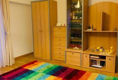 Garsonieră decomandată în Central