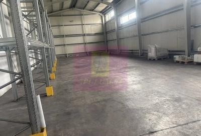 Spațiu comercial, de 3,000 mp, în Central