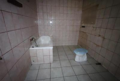 Duplex cu 2 camere cu Canalizare în Central - 10