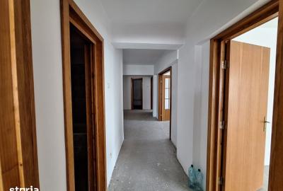 Apartament cu 3 camere decomandat în Bistrița Lac