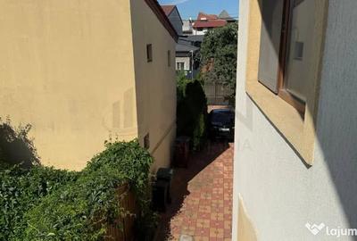 Casă cu 5 camere cu Teren 200 Mp în Dămăroaia
