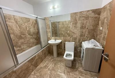 Apartament cu 2 camere decomandat în Doamna Ghica