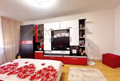 Apartament cu 2 camere decomandat în Republicii