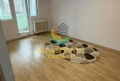 Apartament cu 4 camere decomandat în Apărătorii Patriei