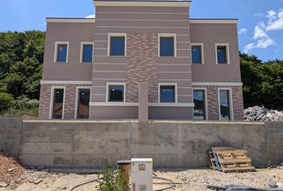 Duplex cu 5 camere cu Canalizare în Florești - 3