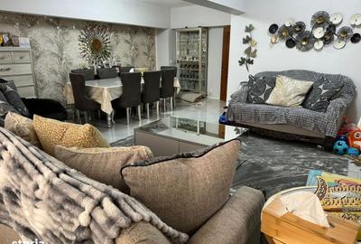 Apartament cu 3 camere decomandat în Calea București