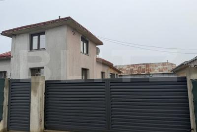Casă individuală cu 4 camere cu Teren 3000 Mp în Periferie