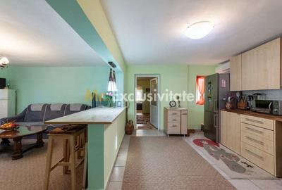 Casă cu Teren 2720 Mp în Uliești