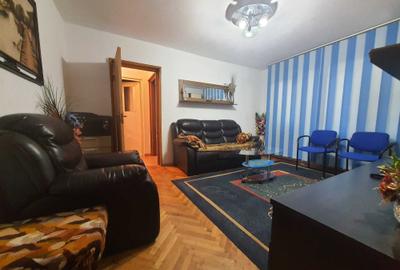 Apartament cu 2 camere semidecomandat în Km 4 - 3