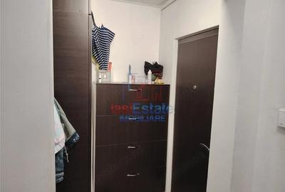 Apartament cu 3 camere decomandat în Filiași