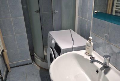 Garsonieră decomandată în Central
